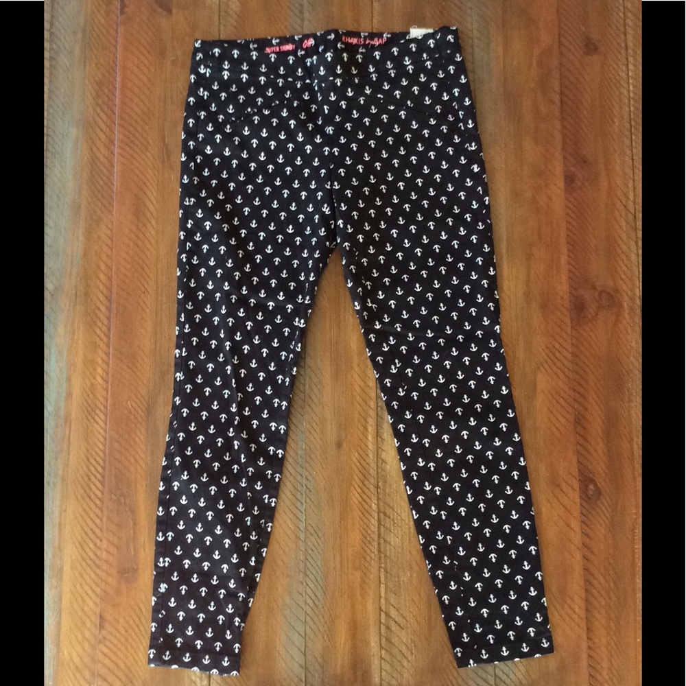Women’s GAP Anchor Graphic Khakis Pants New NWOT 8